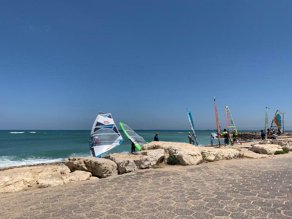 Cozy Apartment By The Sea Haifa Exteriör bild